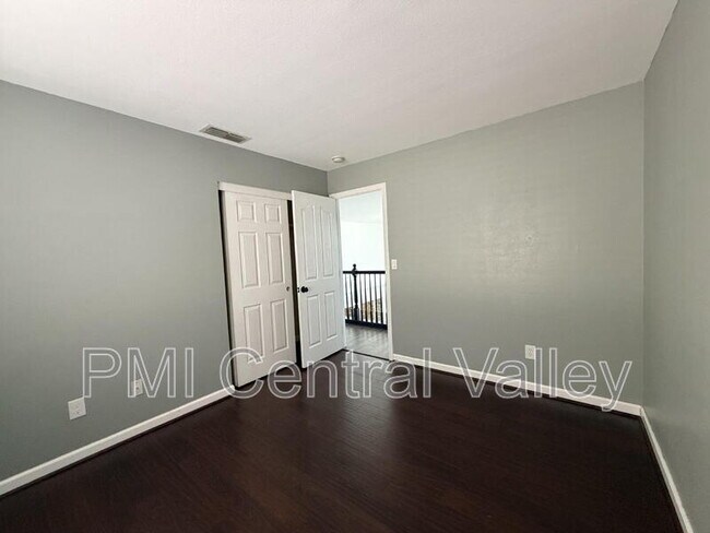 Building Photo - 108 Hornfels Ave