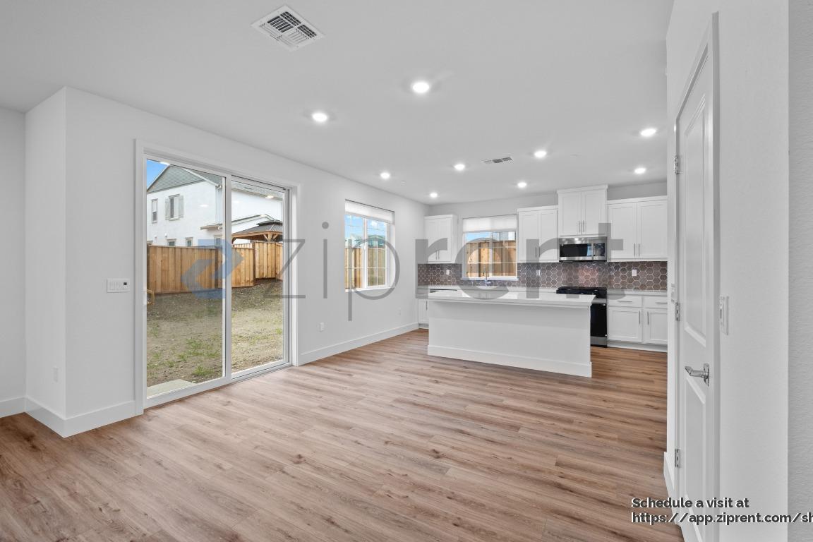 Building Photo - 5694 Loray Ln