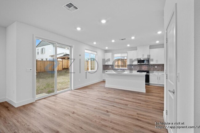 Building Photo - 5694 Loray Ln