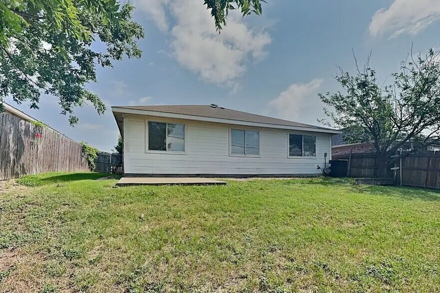 Building Photo - 10321 Pleasant Mound Dr
