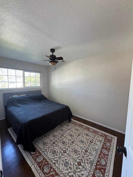 Building Photo - 802 Ridge Rd