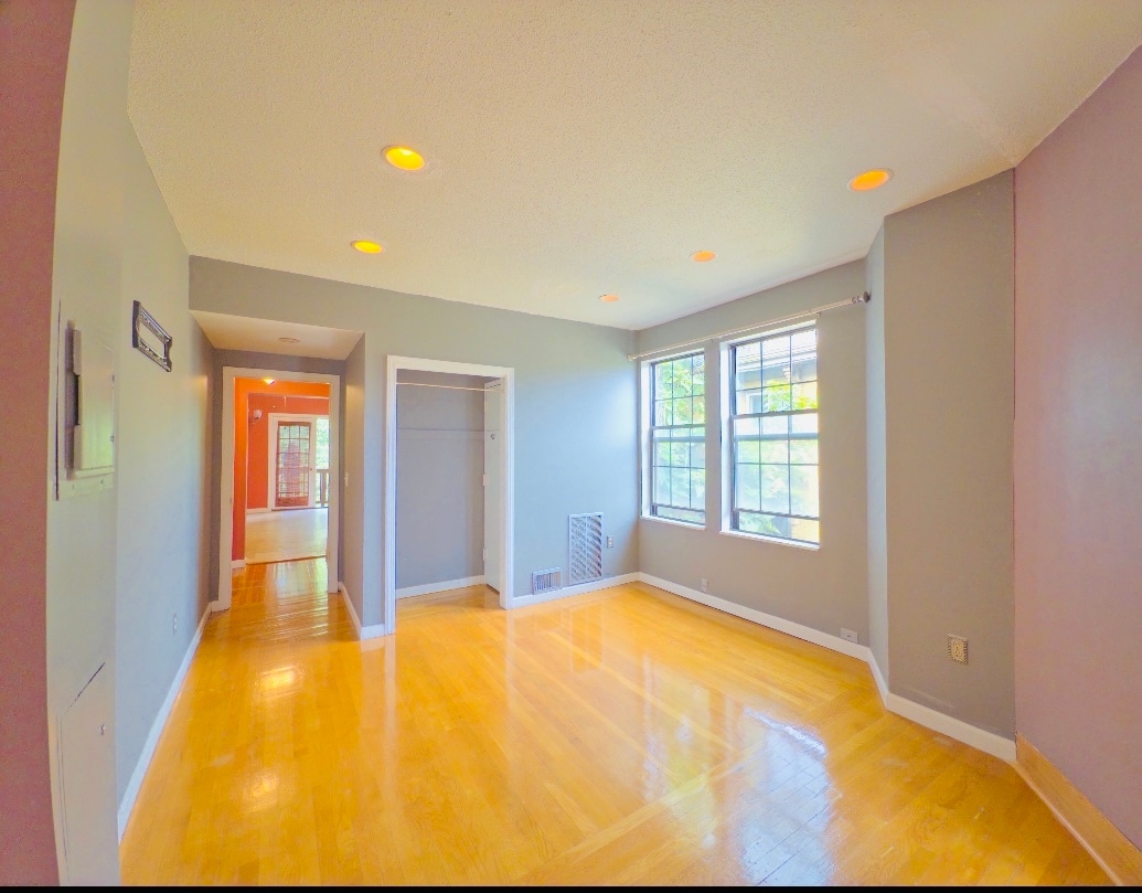 Building Photo - 421 Wethersfield Ave