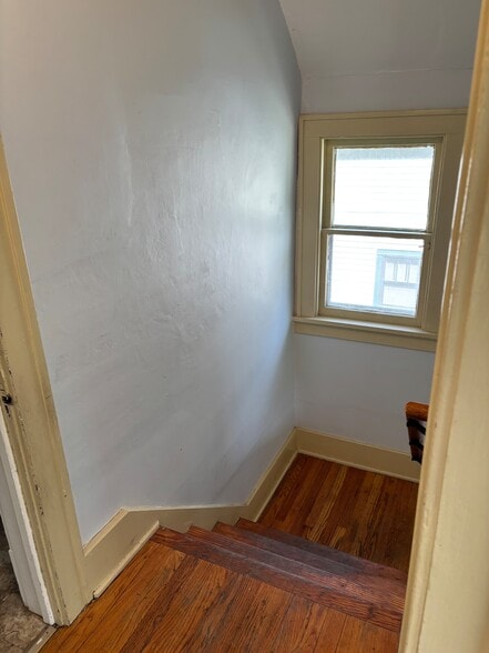 Building Photo - 829 Miller Ave