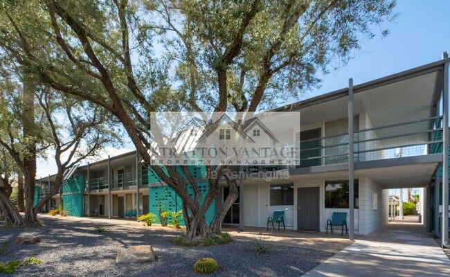 Building Photo - 6936 E 4th St