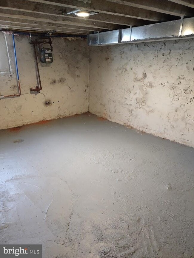 Building Photo - 1812 N Croskey St