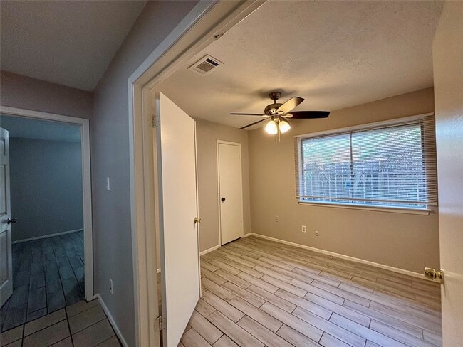 Building Photo - 4426 Hirschfield Rd