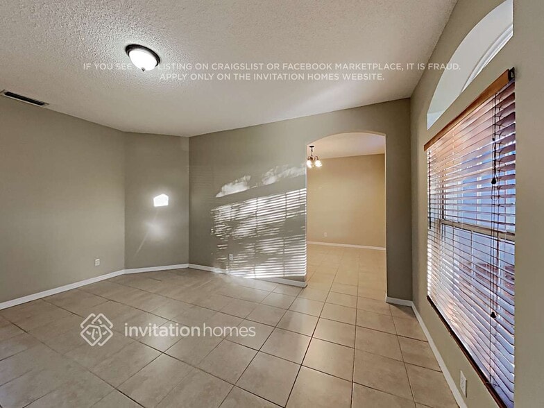 Building Photo - 1554 Knoll Ridge Dr