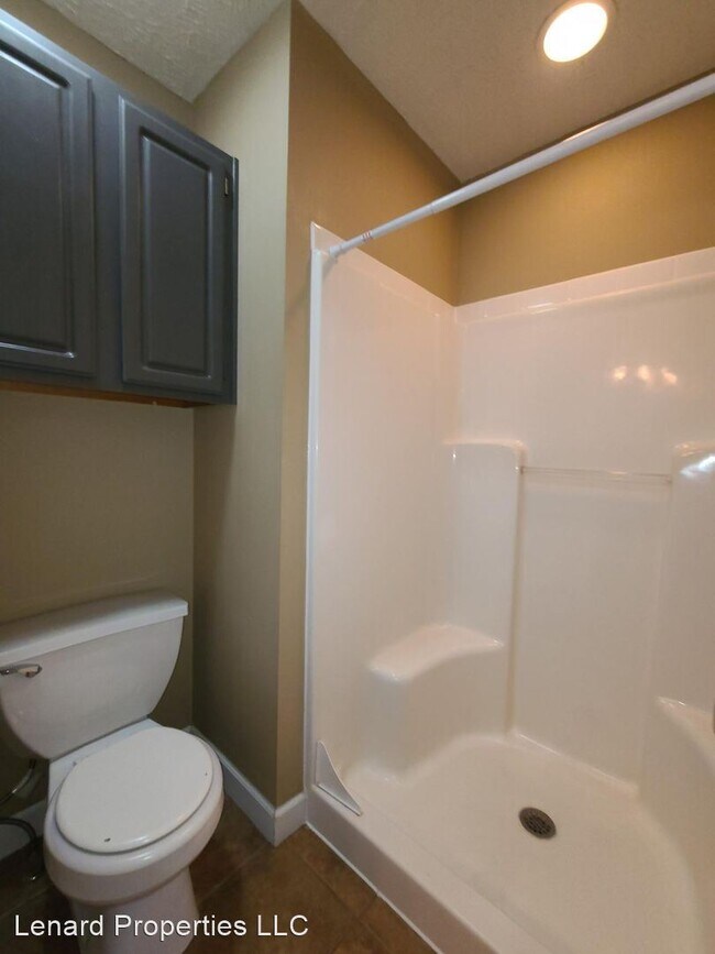 Building Photo - 5 br, 3 bath House - 204 Wildwood Ave,