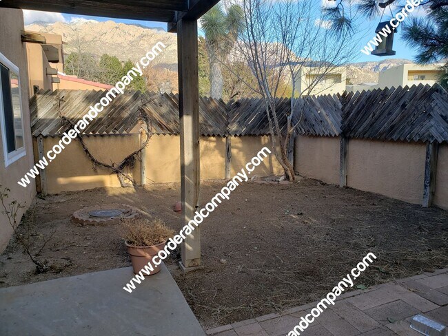 Building Photo - Southwestern 2 Bedroom, 2 Bathroom, 1 Car ...