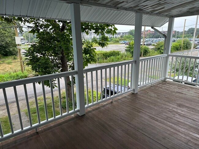 Building Photo - 32 Draper Ave