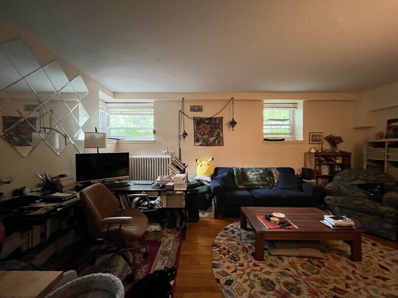 Building Photo - 1563 Beacon St