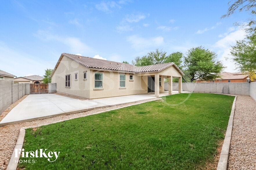 Building Photo - 4205 W Magdalena Ln