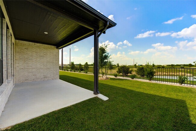 Building Photo - 25326 Loch Doon Dr