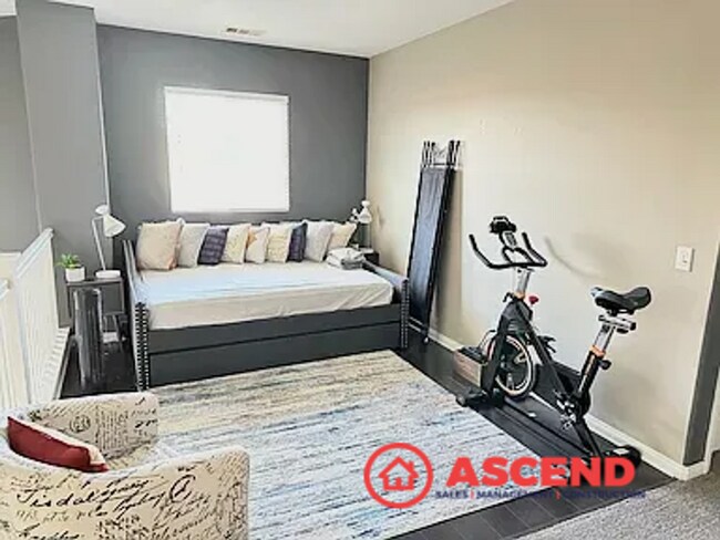 Building Photo - 2-Story Home In Southwest!