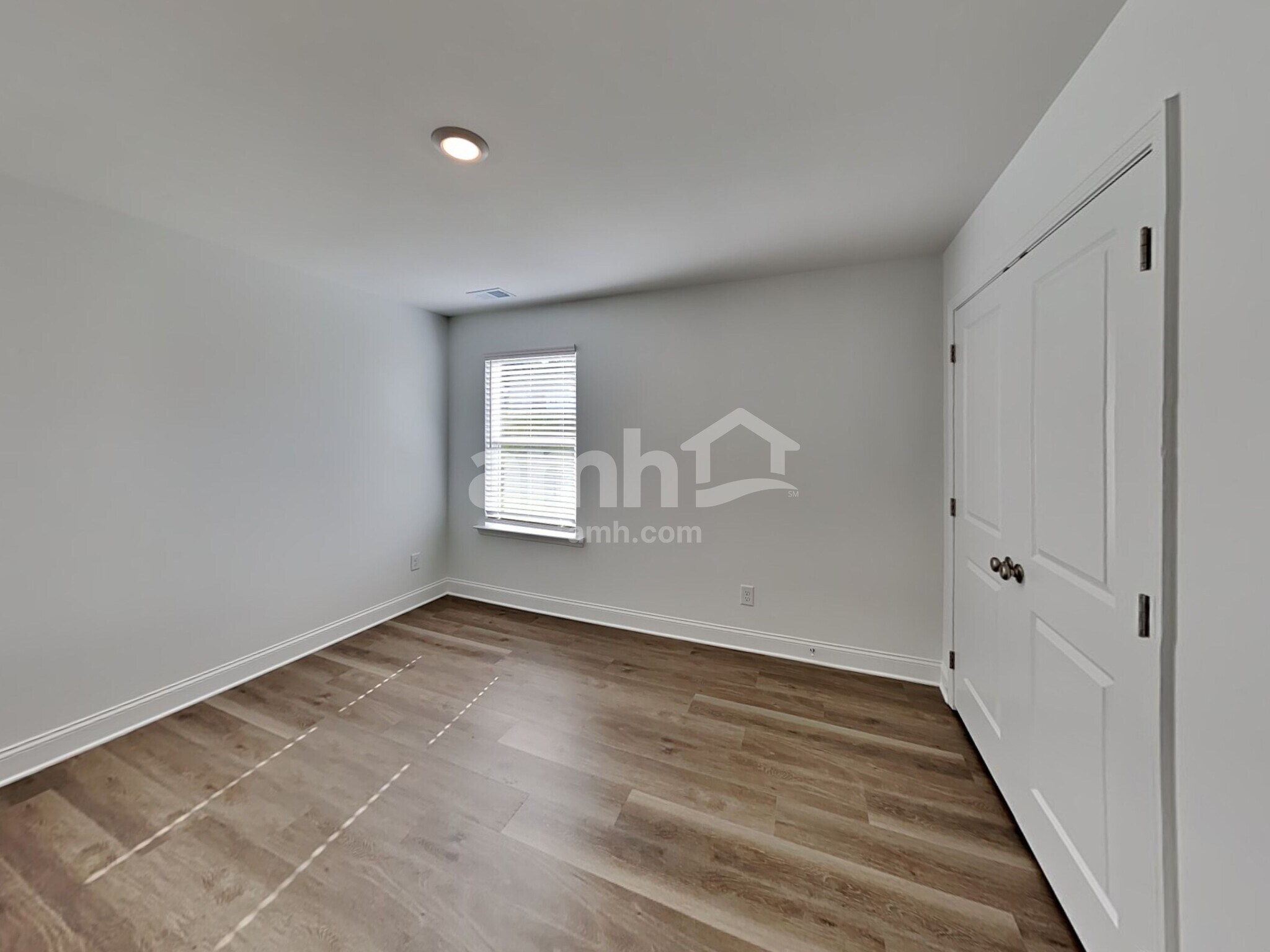 Building Photo - 1025 Highland Walk