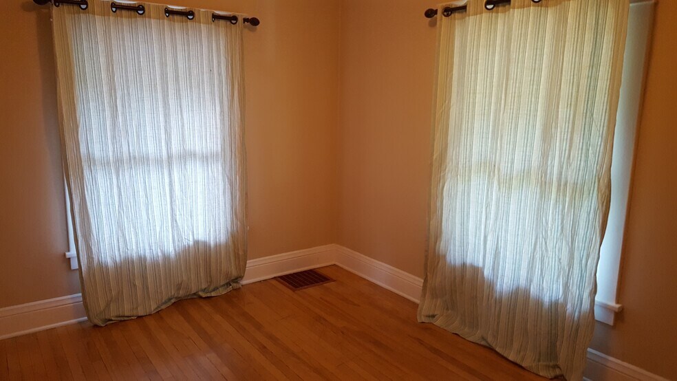 Bedroom 2 (up) - 1005 1st St SW