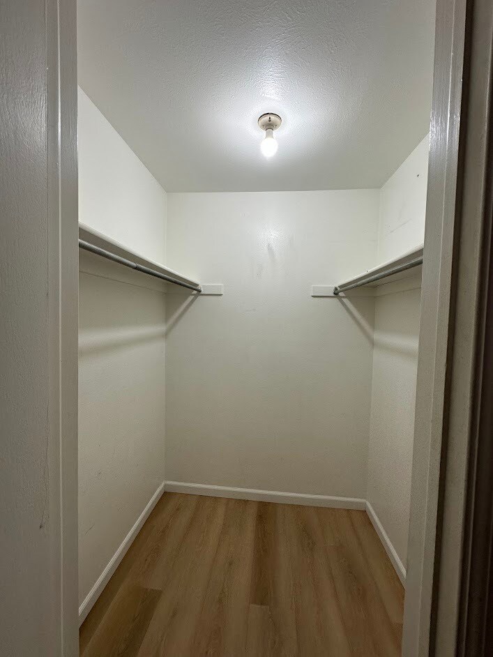 Building Photo - 14740 E Kentucky Dr