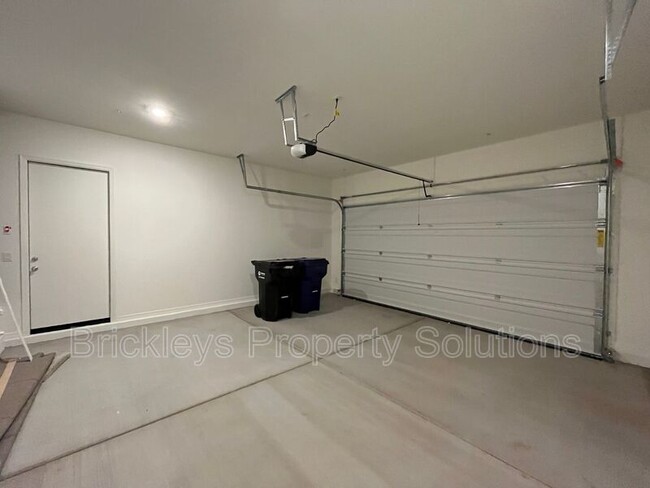 Building Photo - 265 E Balsam Dr