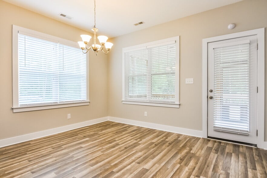 Building Photo - 75 Wood Green Dr