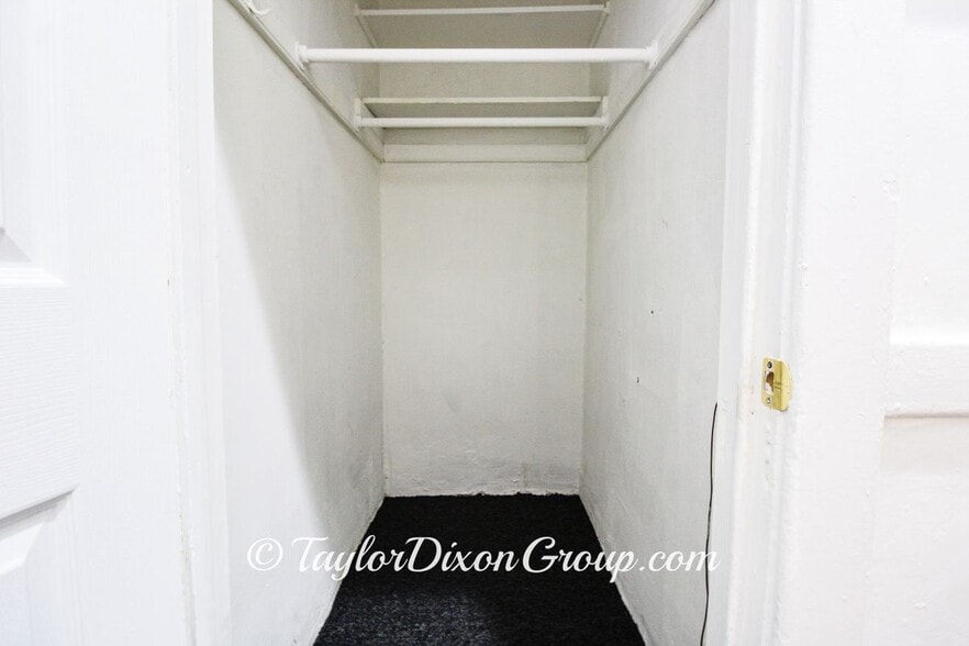 Building Photo - 4249 W Maypole Ave