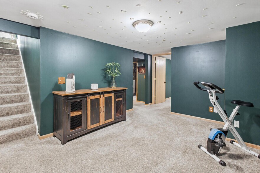 Building Photo - 5800 Moore Lake Dr W