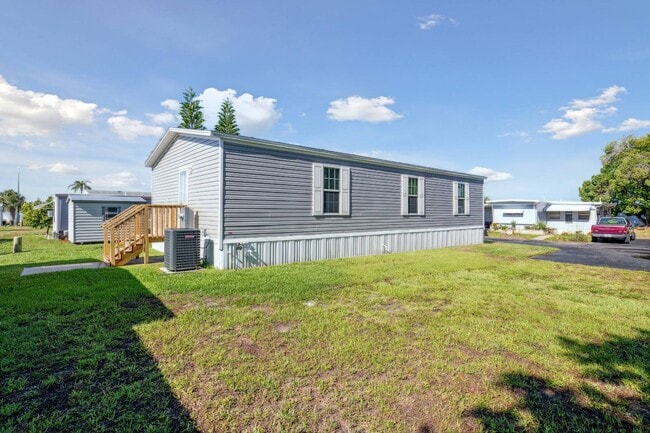 Building Photo - 603 63rd Ave W
