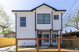 Building Photo - 310 Gabriel-