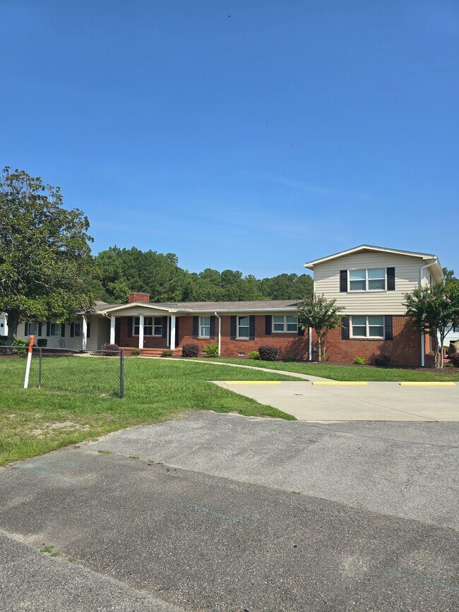 Building Photo - 8580 Ocean Hwy W