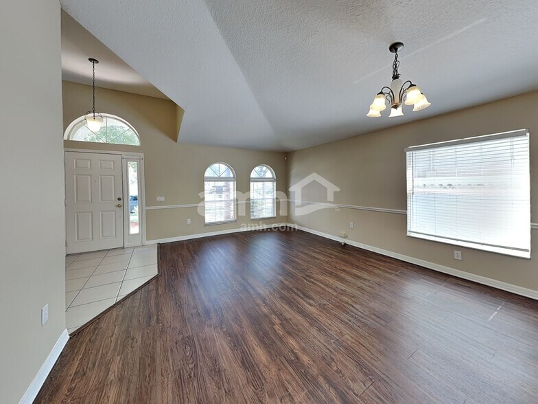 Building Photo - 1012 Cristelle Jean Dr