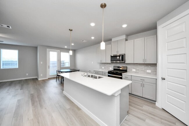 Building Photo - 4111 Good Vineyard Ln