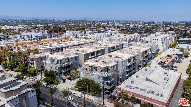 Building Photo - 4080 Glencoe Ave