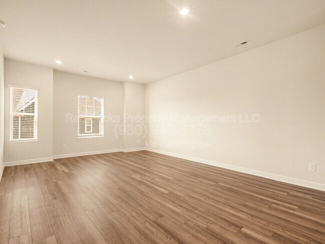 Building Photo - 4426 Millennium Ave