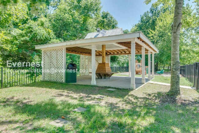 Building Photo - 7232 Althorp Way