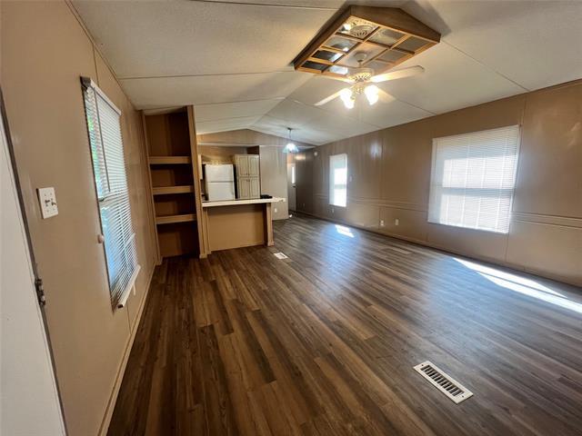 Building Photo - 4528 Wildwood Cir
