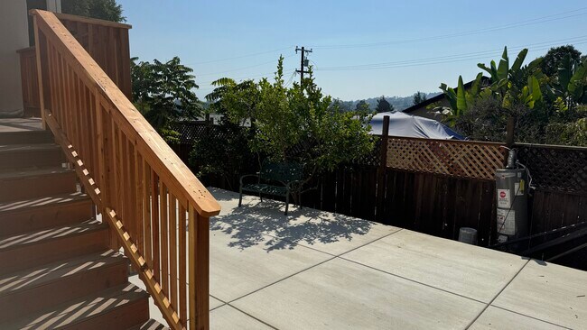 Building Photo - 2483 San Carlos St