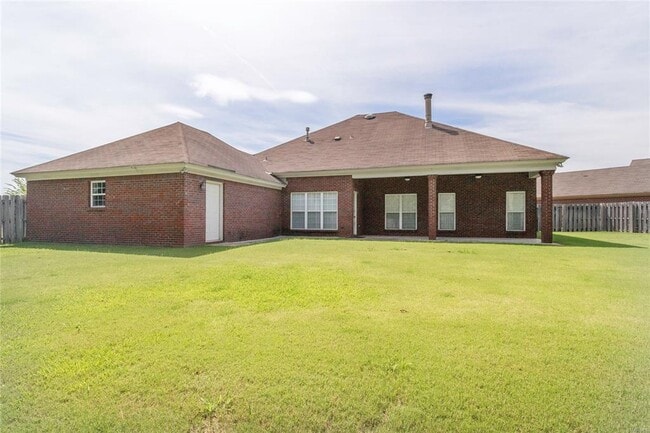 Building Photo - 9024 Hanston Ct