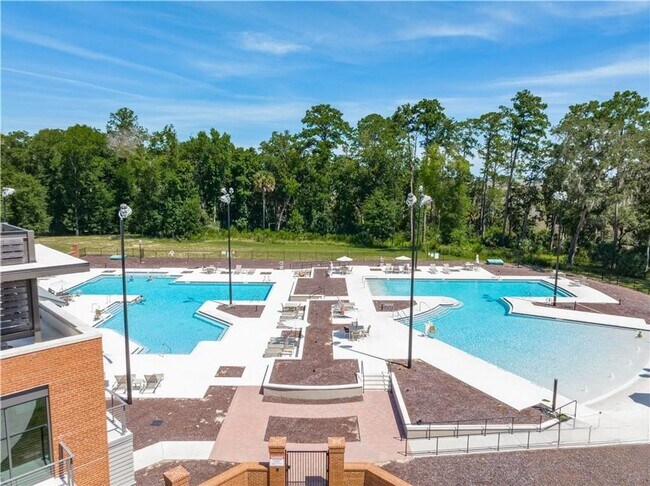 Building Photo - Waterways