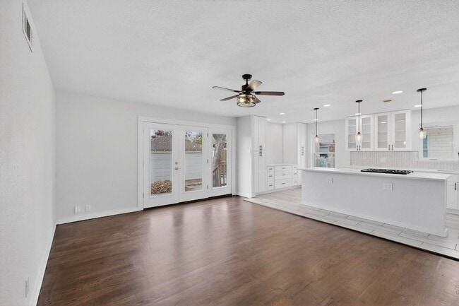 Building Photo - 2812 San Medina Ave