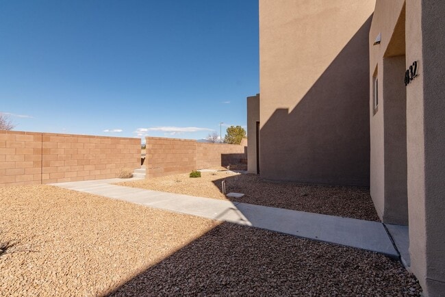 Building Photo - Brand New Pulte Townhouse Available Now