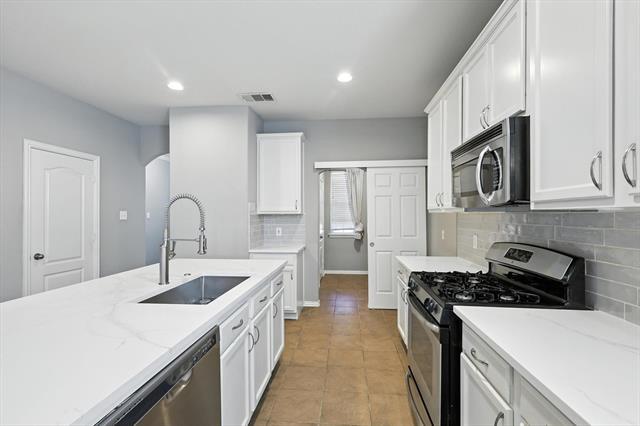 Building Photo - 420 Perkins Dr