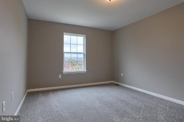 Building Photo - 18 Chloe Dr