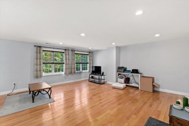 Building Photo - 55 Park Ave