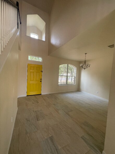 Building Photo - 1076 Zeus Cir