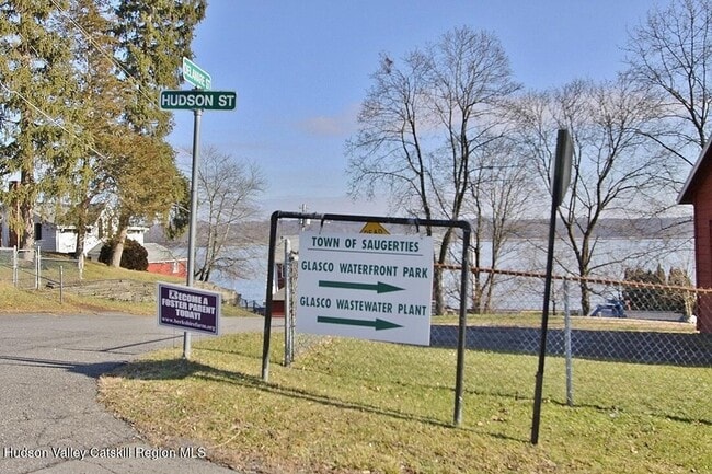 Building Photo - 87 Delaware St