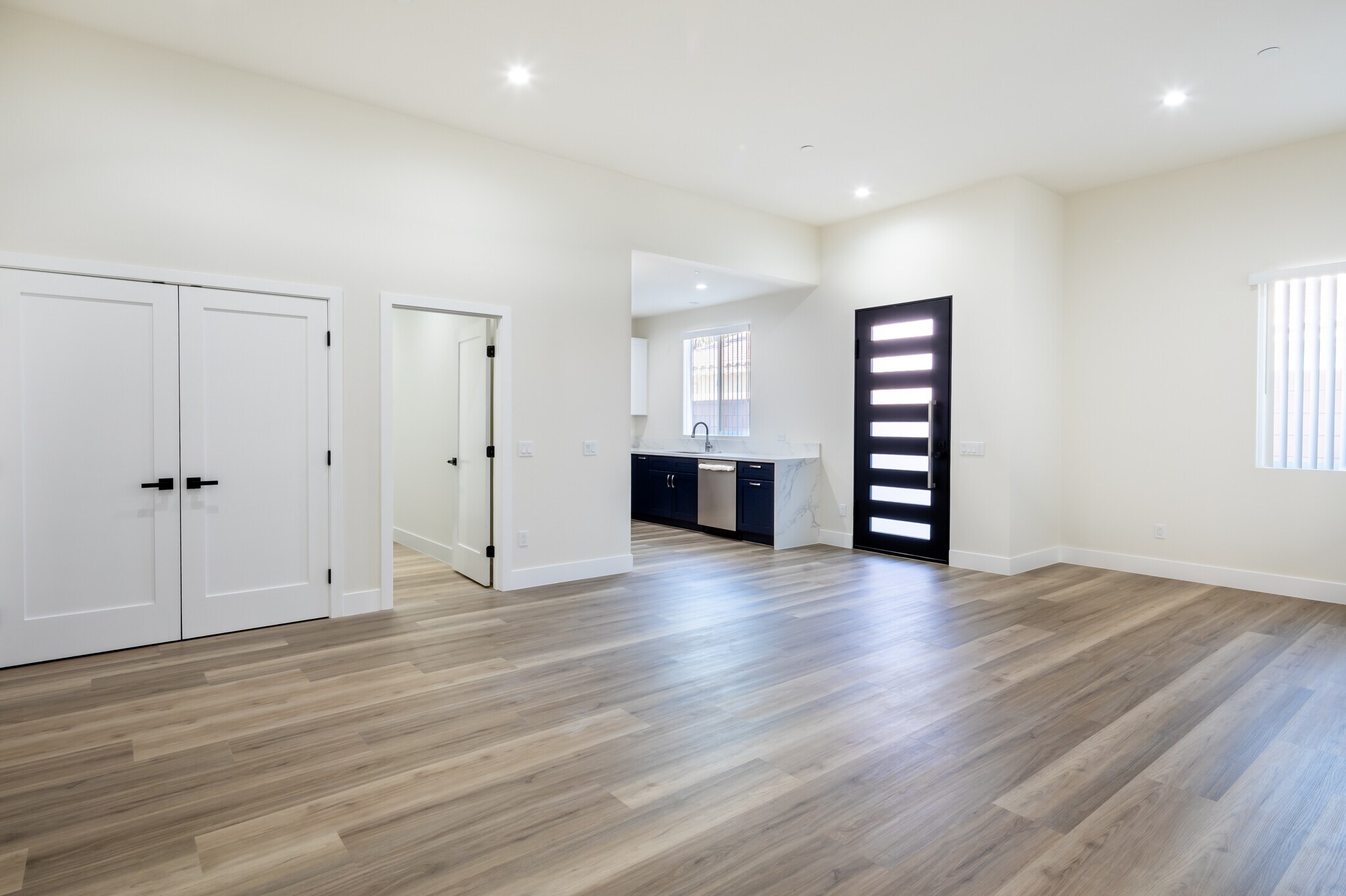 Building Photo - 13680 Mark Dr