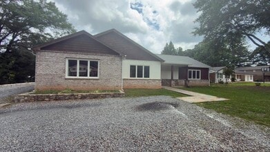 Building Photo - 2909 Jones Mill Rd