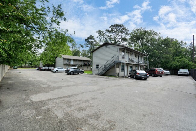 Building Photo - 9211 N Green River Dr