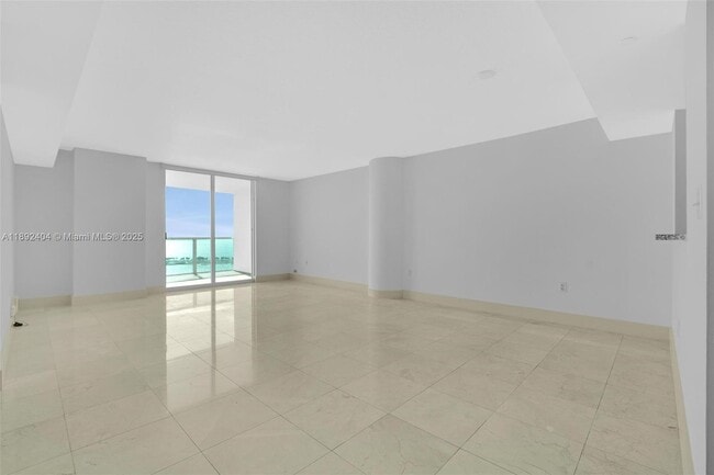 Building Photo - 2101 Brickell Ave