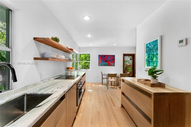 Building Photo - 226 Jefferson Ave