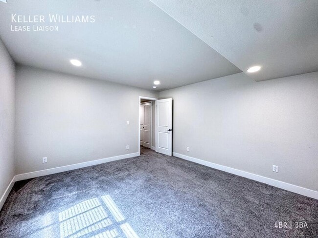 Building Photo - 9344 Beaver Brook Dr